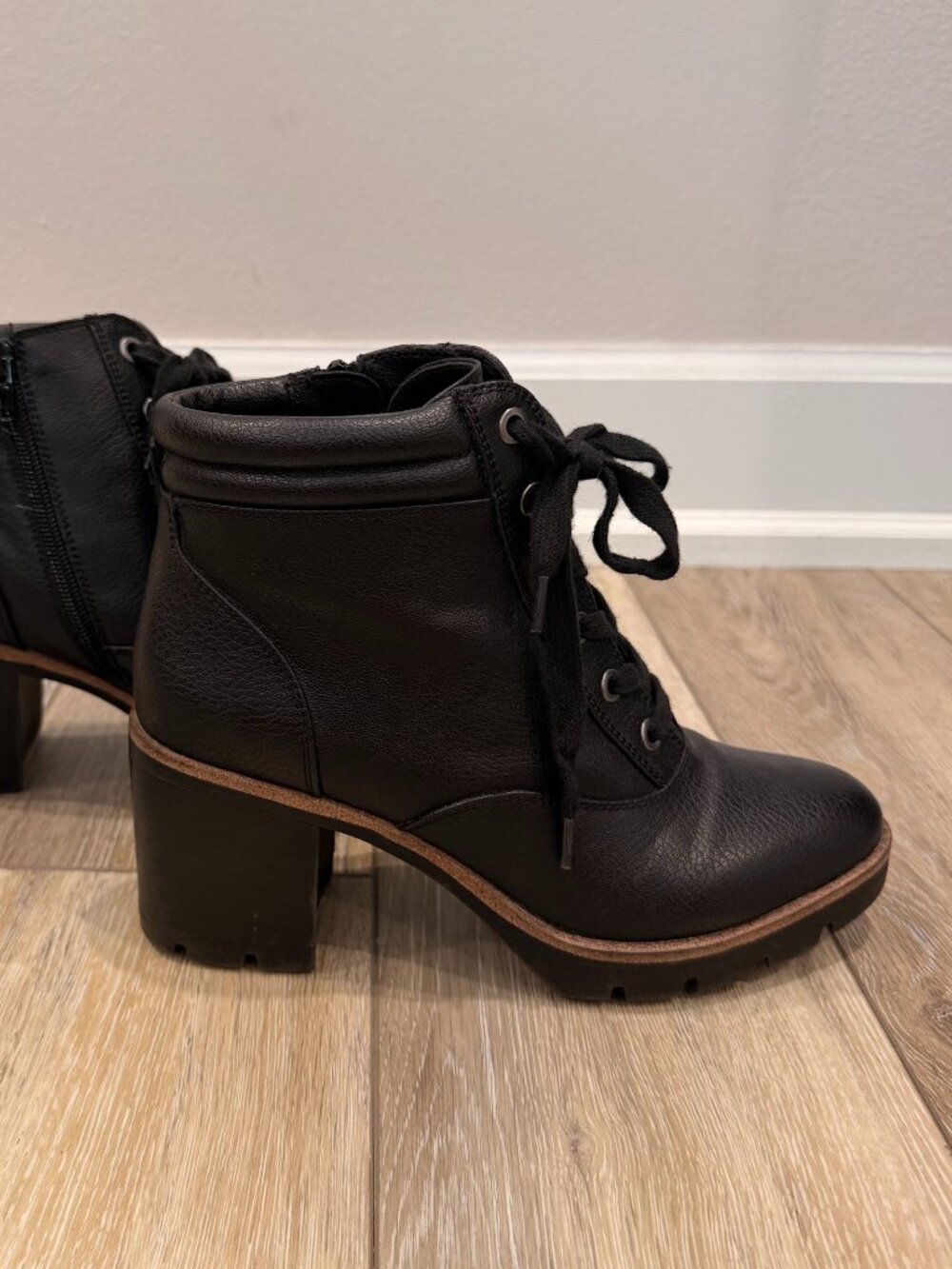 Naturalizer Black Lace Up Ankle Boots Size 7M